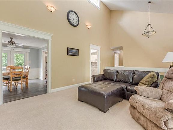 2nd image of 11324 Silver Springs Dr