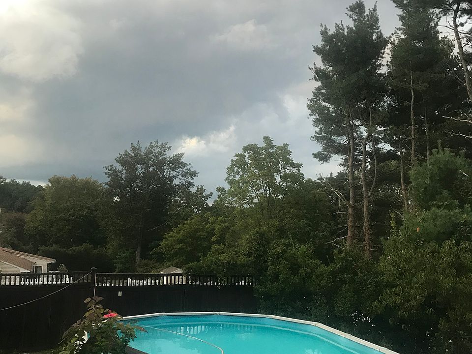 1st image of 24 Briarwood Dr