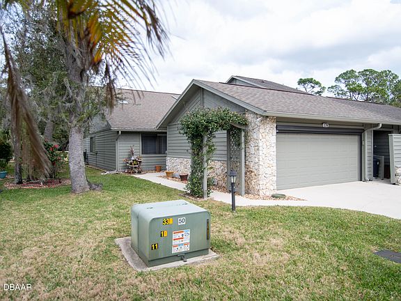2nd image of 178 Deer Lake Cir