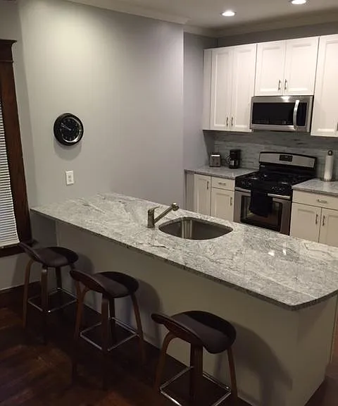 718 Linwood Ave #UPPER — Photo 2