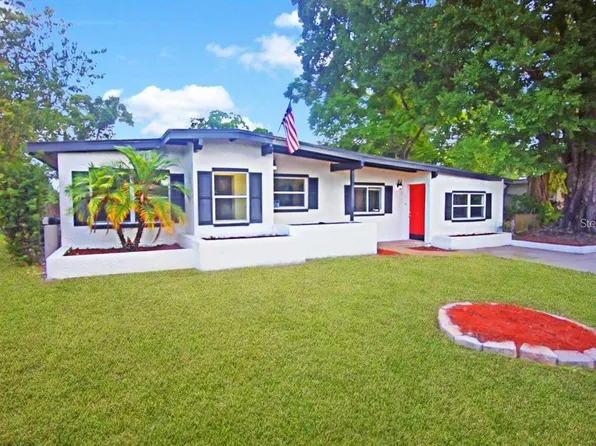 1111 Briarwood Rd, Brandon, FL 33511