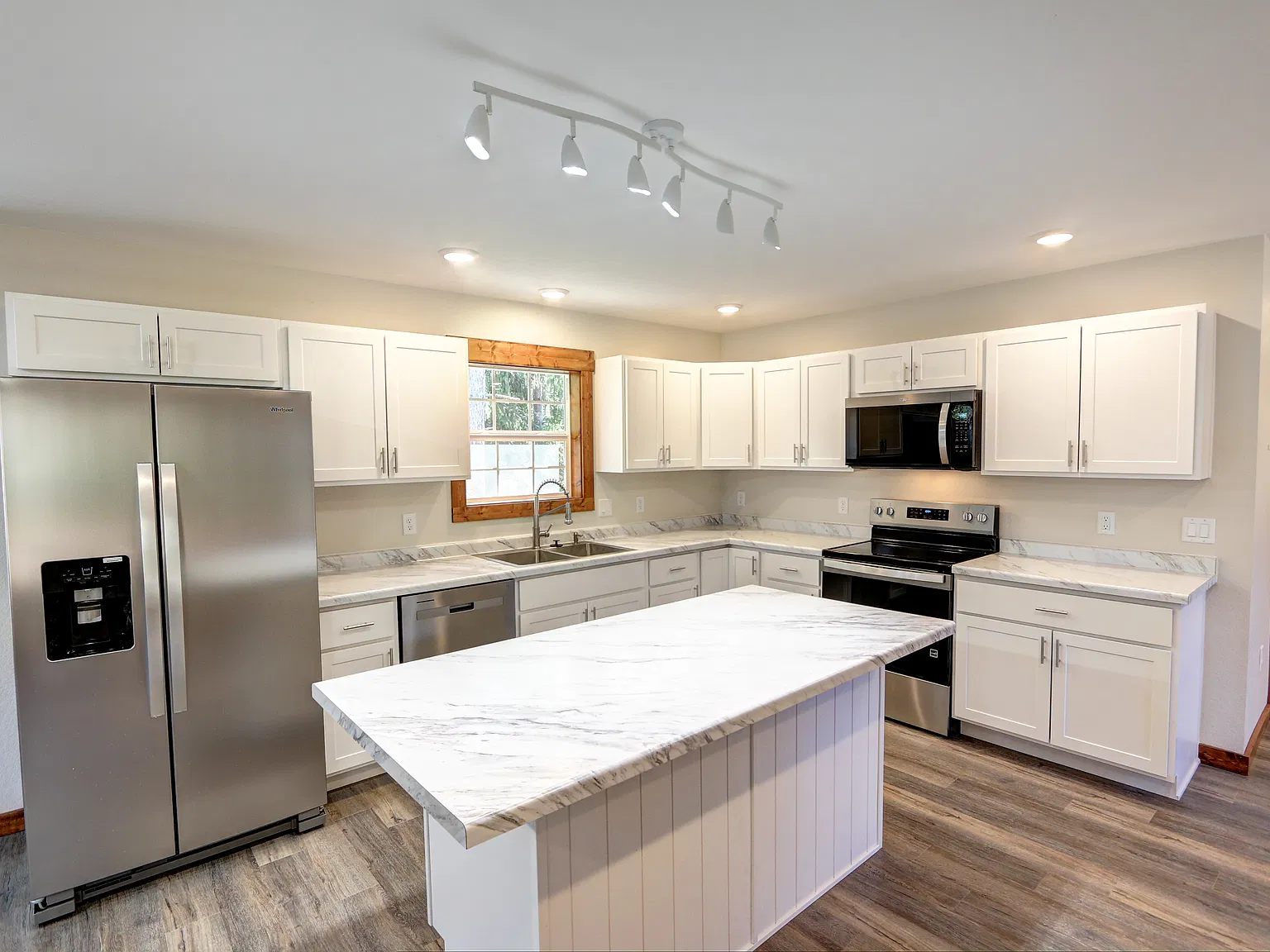 Pine Point Dr, Hayward — Photo 4