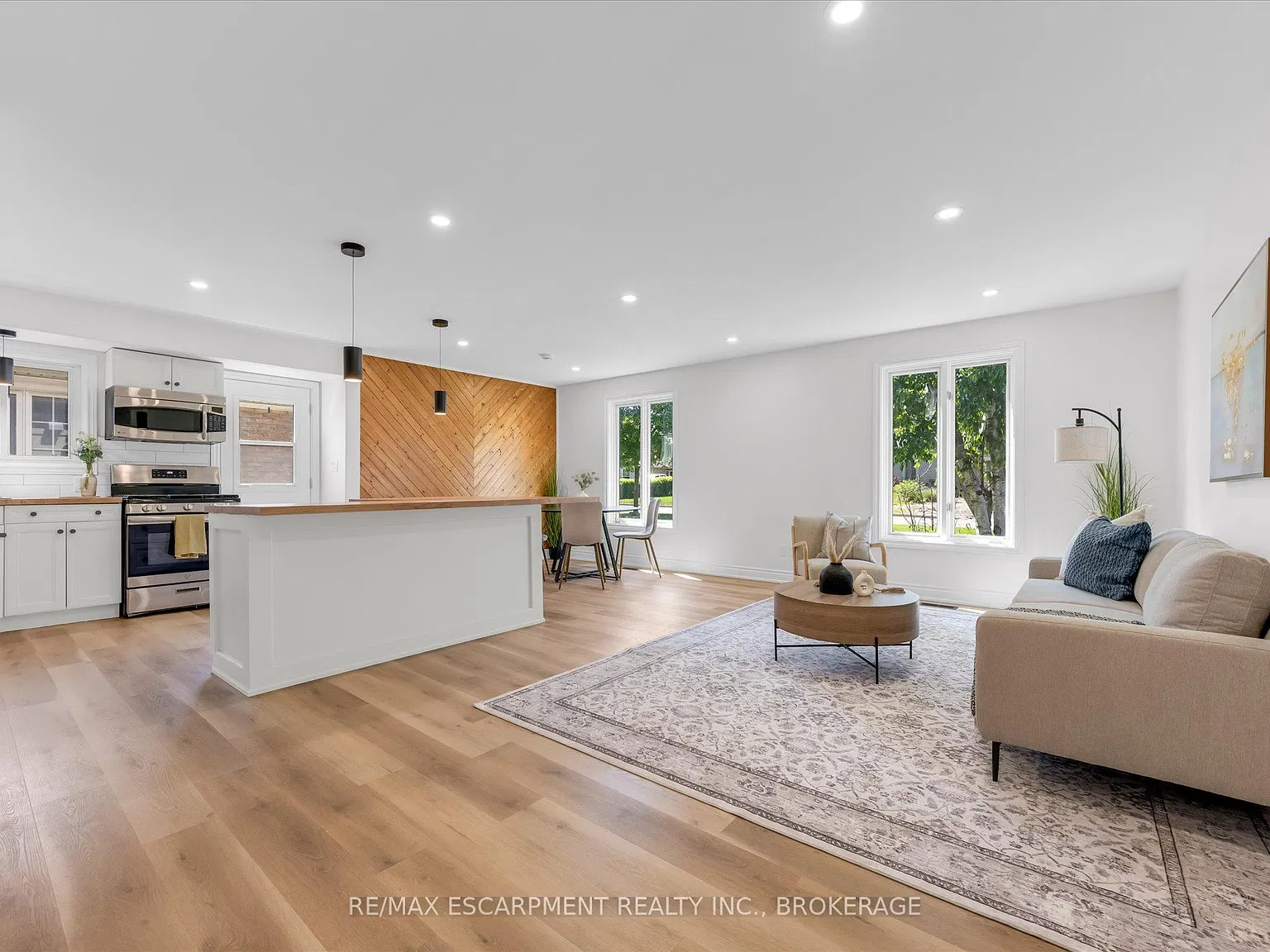 4 bed, $2,700 — Photo 3