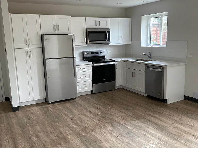 145 Woodward Ave — Photo 2