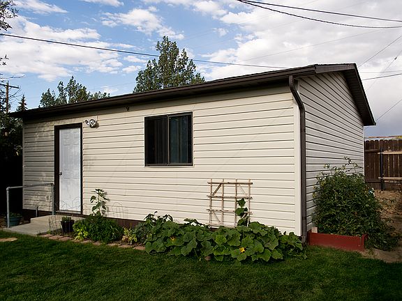 Oversize heated 2 car garage