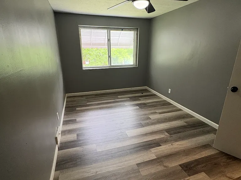 6015 Glenway Dr #B — Photo 14