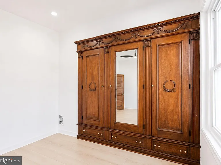 1519 N Dover St — Photo 10