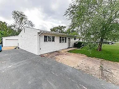 9122 Trefore Ave — Photo 2