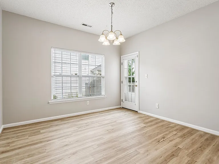 108 Nathan Pl — Photo 5