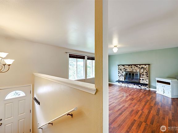 4th image of 7697 NE Broadleaf Court