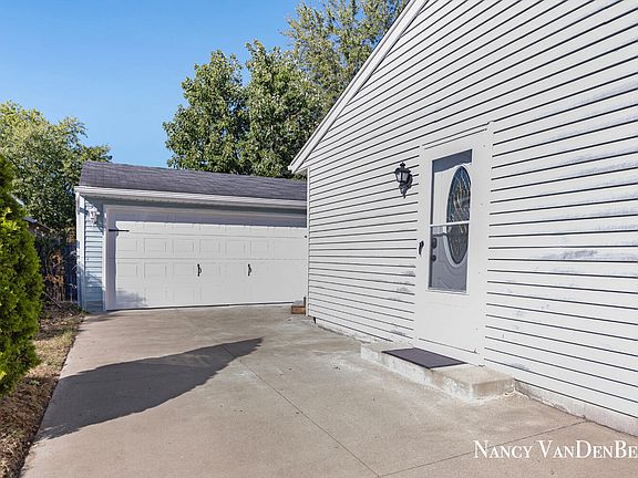 2nd image of 4727 Wolf Run Ave SE
