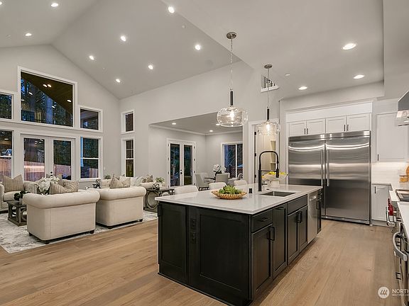 5th image of 15617 SE 10th Street