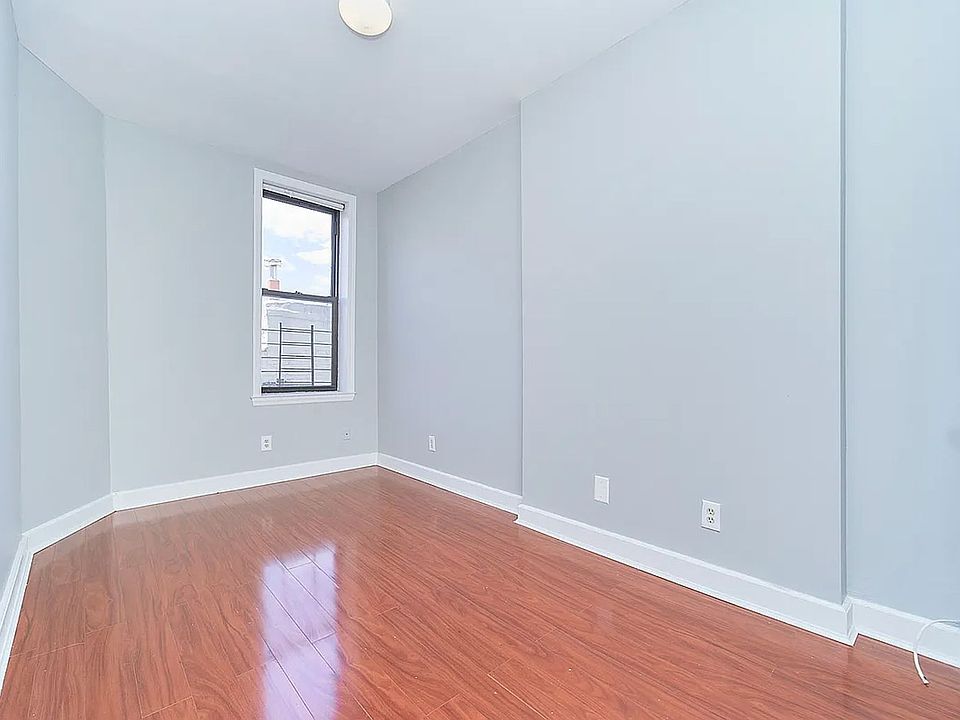 1st image of 196 7th Ave #6
