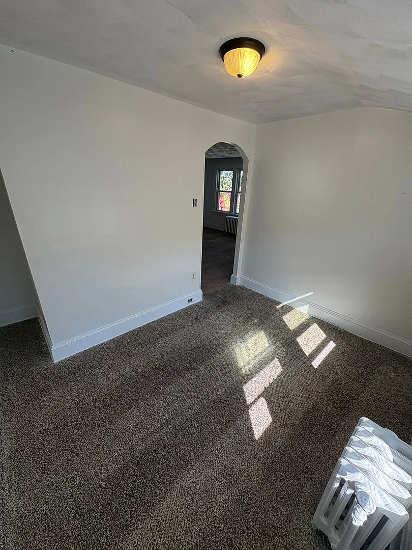 2 Bedroom, 1 Bath Apartment in Williamsport-Video — Photo 2