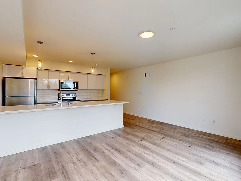 Reverie on Beacon Hill! Modern city living!