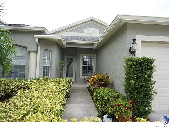 Well maintained Stoneybrook of Estero home just a few houses from one of the three pools. It's like having your own pool without the maintenance or expense!