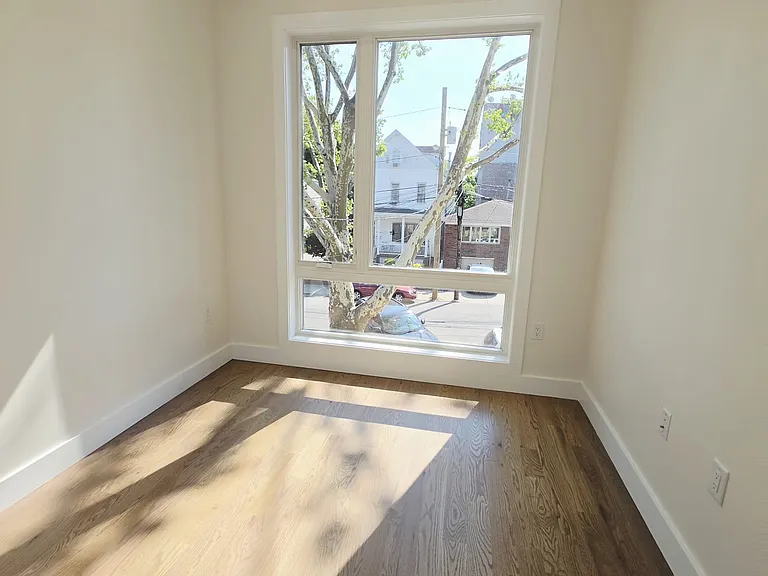 40 Lembeck Ave #12 — Photo 7