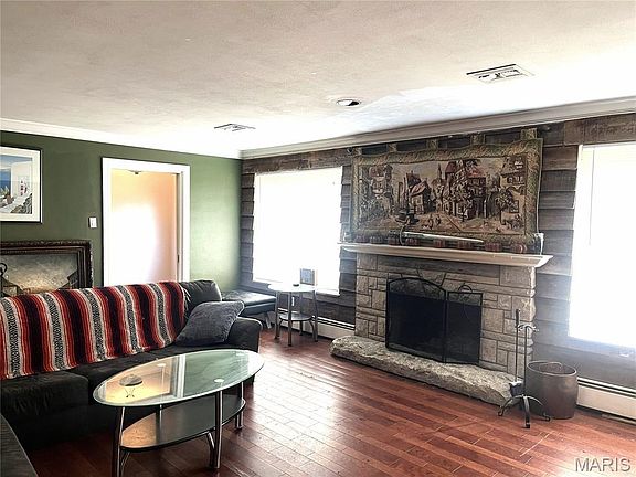3rd image of 819 Willoway Ave