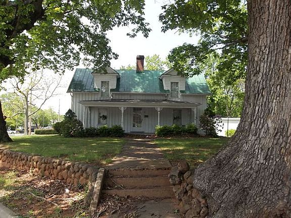 2nd image of 8 Park St