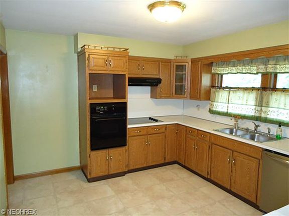 5th image of 3599 Lakeview Blvd