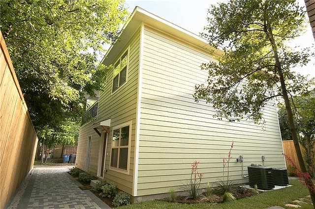 1st image of 4030 Prescott Ave #B