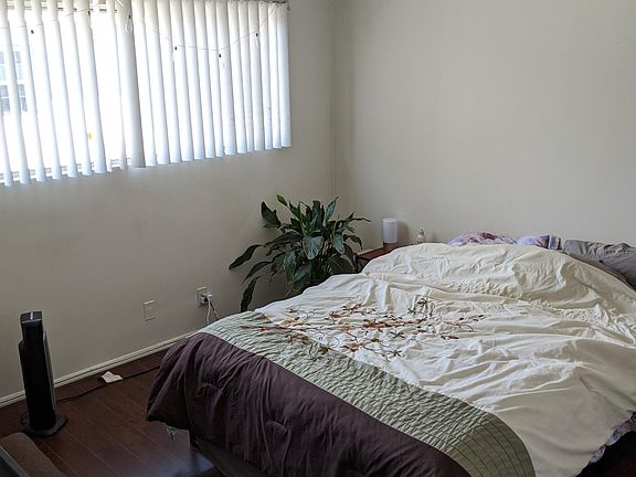 2nd image of 1610 Barry Ave