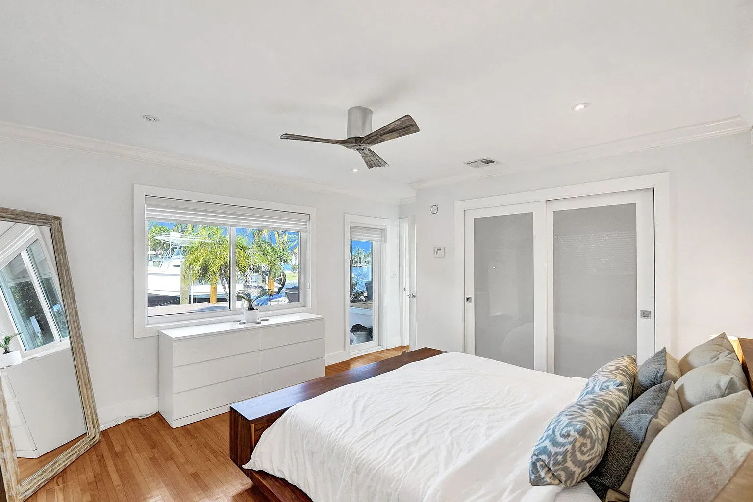 2225 NE 15th Ct — Photo 4