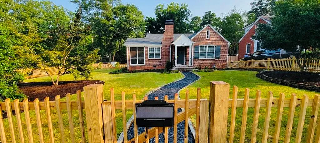 2 bed, 1.5 bath, 999 sqft, $3,500 — Photo 1
