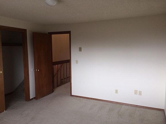 5th image of 3334 Kauffman Ave APT D