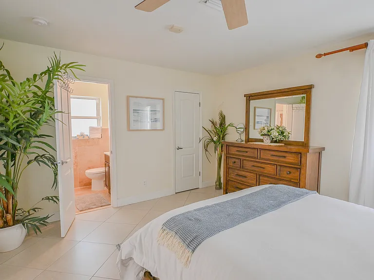 1248 SE 7th St — Photo 32