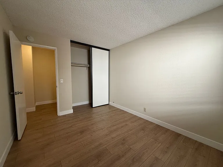 535 Bayview Park Dr — Photo 13