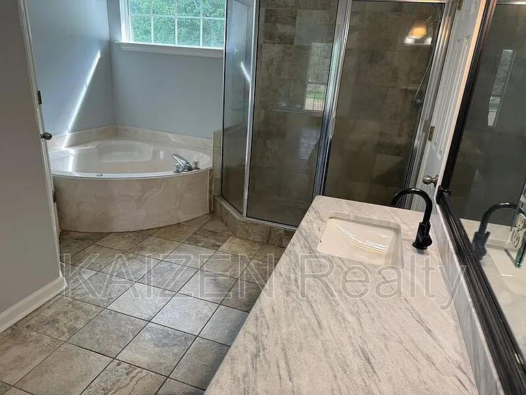 12607 Hunters Forest Cv — Photo 15