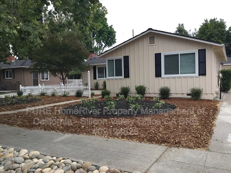 3 bed, 1.0 bath, 1151 sqft, $3,800 — Photo 2