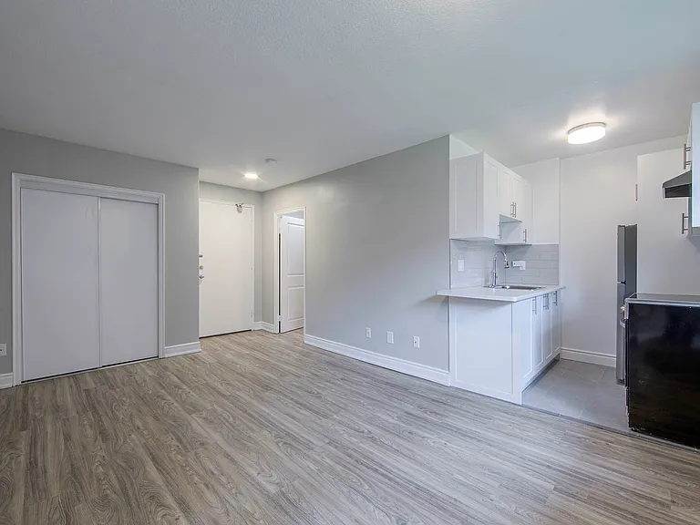 2788 Keele St — Photo 10
