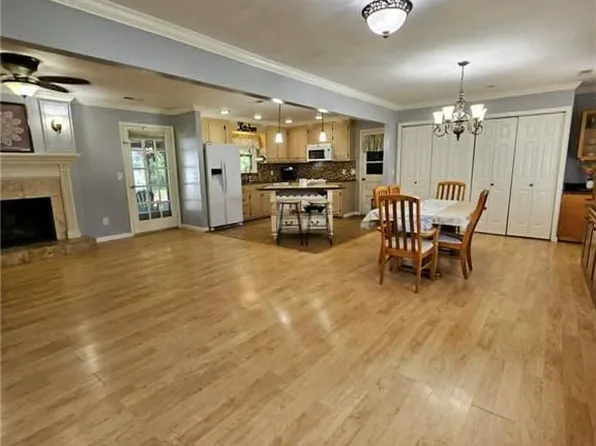 214 Mountain Brook Dr, King, NC 27021