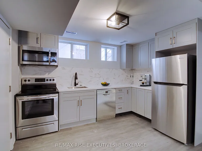 130 Weller Ave #2 — Photo 2