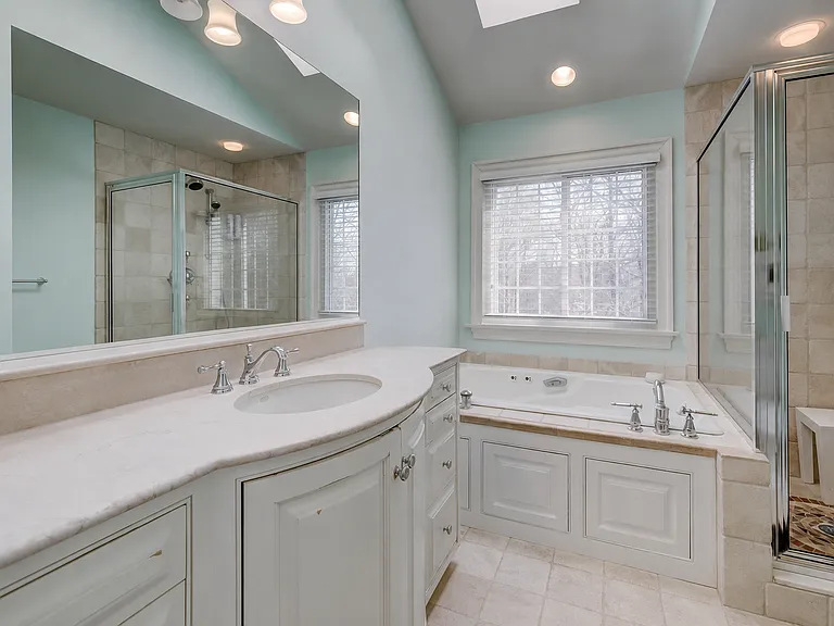 715 Leister Dr — Photo 10