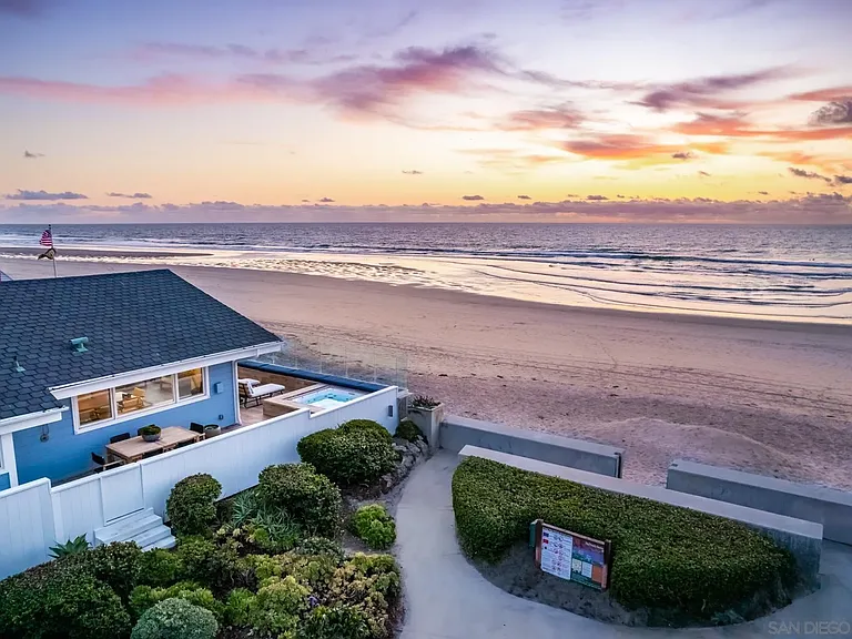 2050 Ocean Front — Photo 29