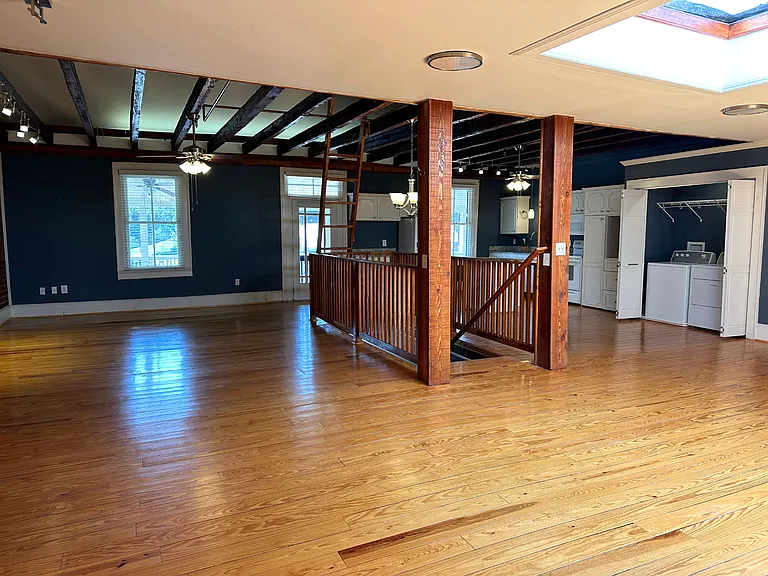 1202 Main St — Photo 7