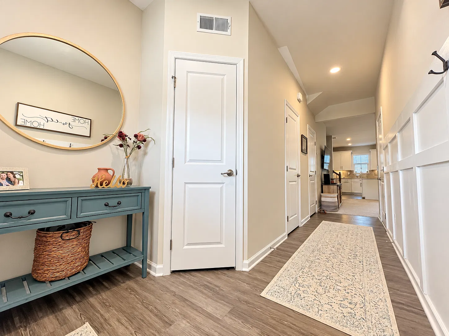 3 bed, 2.5 bath, 1576 sqft, $1,750 — Photo 2