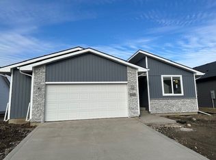 1445 Locust St, Waukee, IA 50263