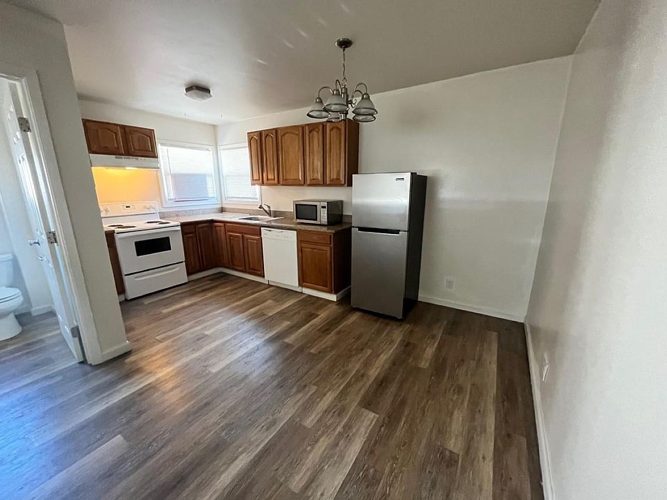1st image of 1867 Broadway St #1