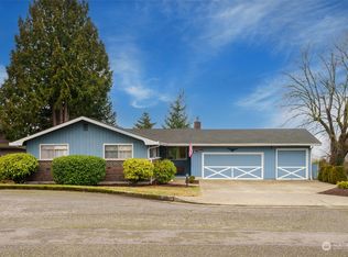 911 Crest Ave, Kent, WA 98030