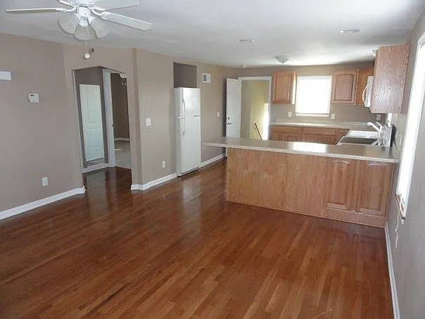 8809 W Rogers St — Photo 6