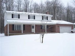 4730 Pine Cone Dr, Hermitage, PA