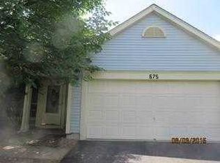 675 Legends Dr, Carol Stream, IL 60188