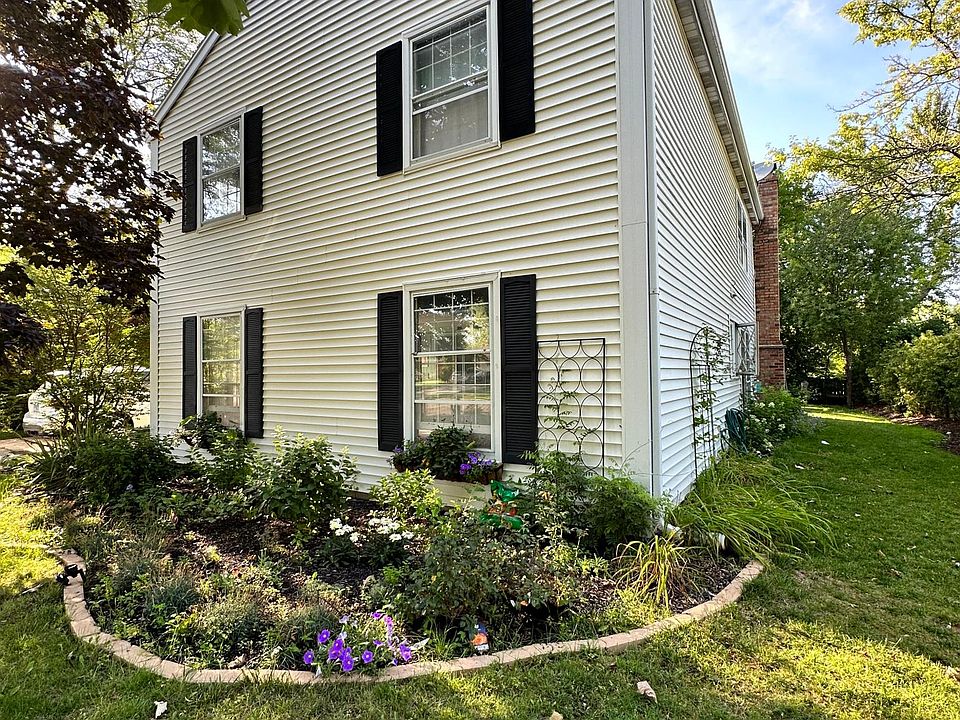 1st image of 23W232 Foxcroft Dr