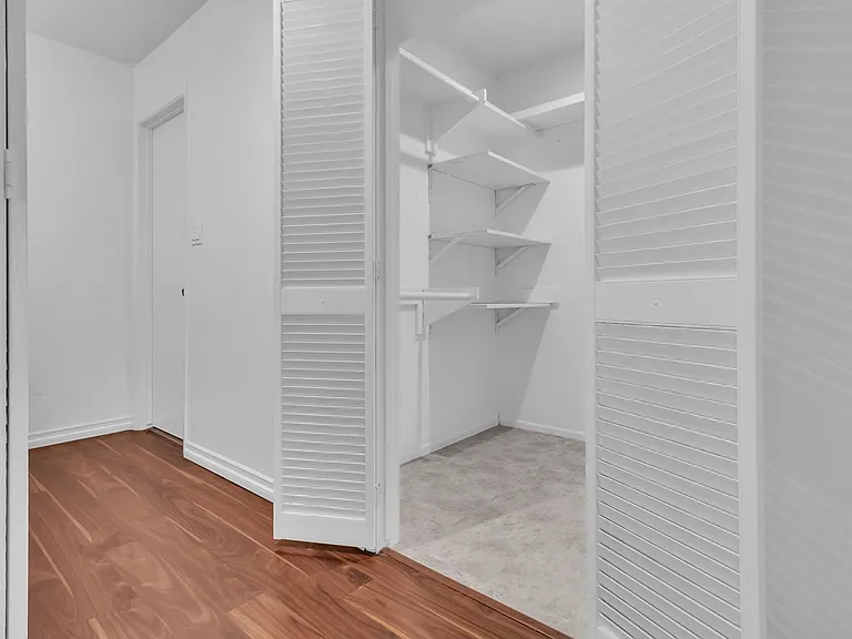 1040 W Macarthur Blvd #48 — Photo 11