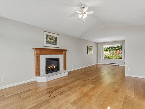 3rd image of 461 Rowan Dr