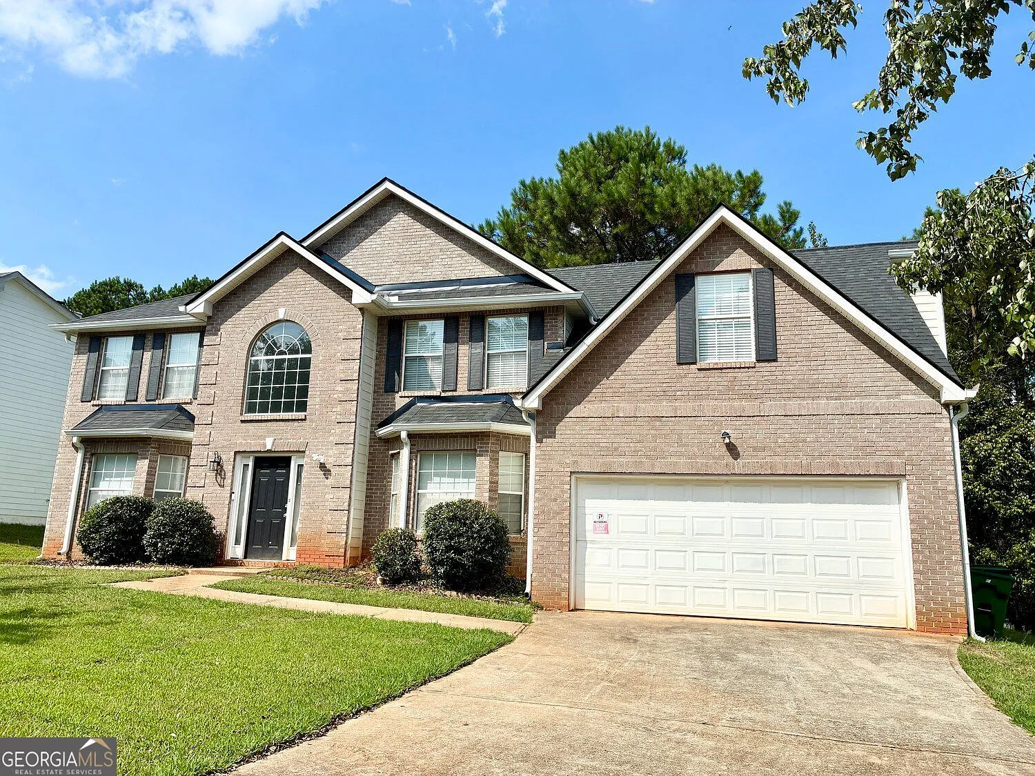 4 bed, 2024 sqft, $2,500 — Photo 2